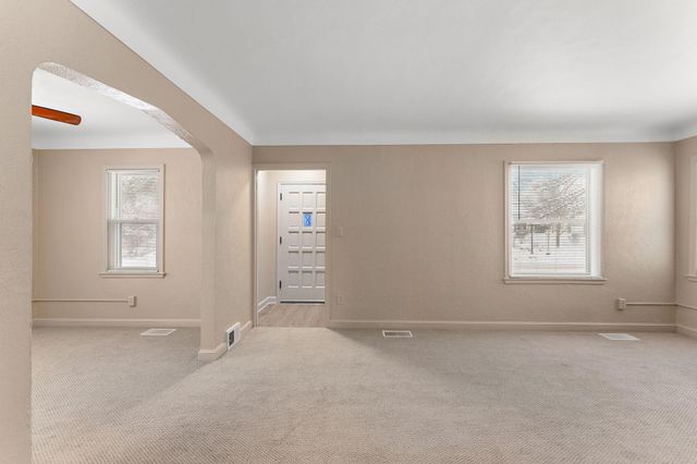 1560 Case Avenue, Saint Paul, MN 55106