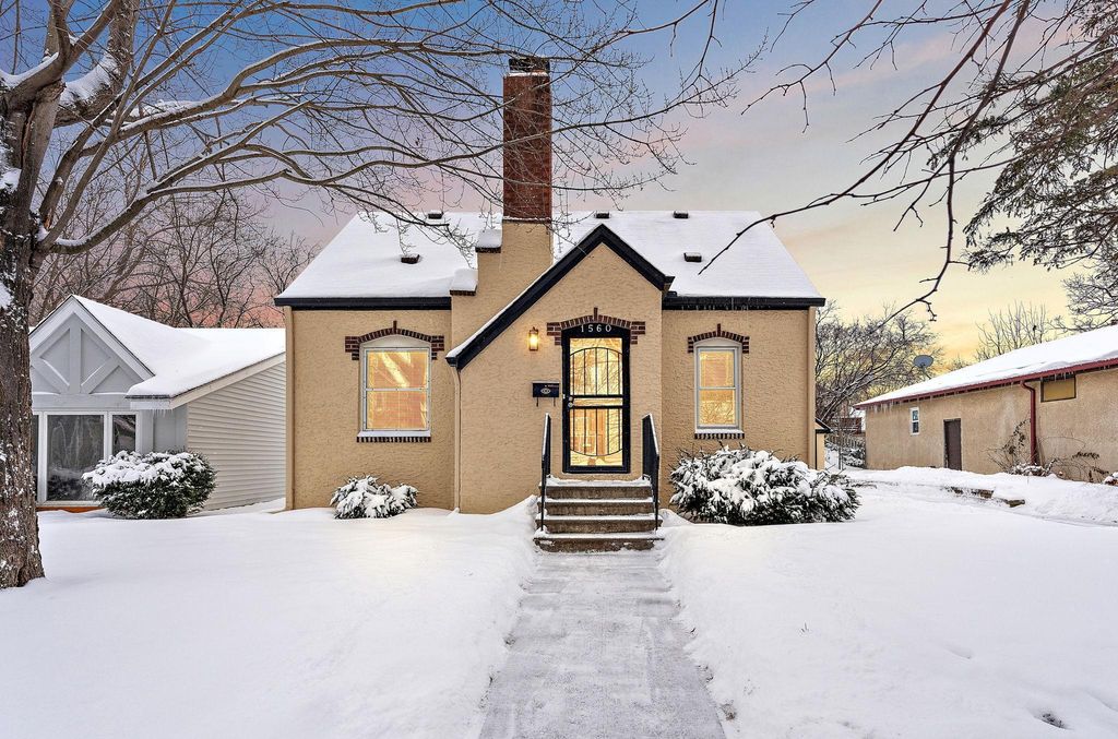 1560 Case Avenue, Saint Paul, MN 55106