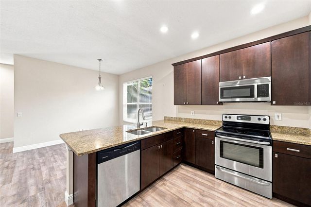 295 LONDONDERRY DRIVE, Sarasota, FL 34240