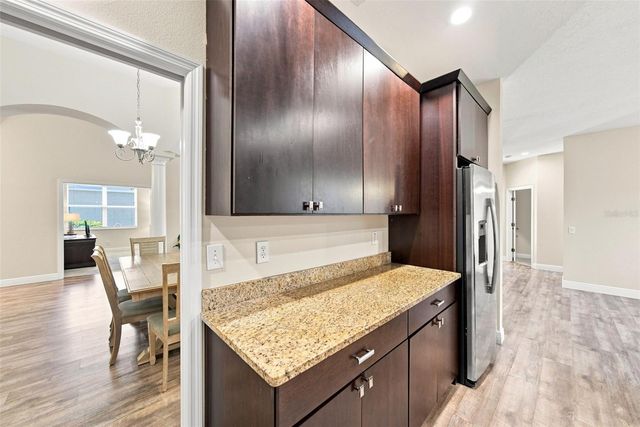 295 LONDONDERRY DRIVE, Sarasota, FL 34240