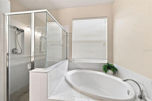 295 LONDONDERRY DRIVE, Sarasota, FL 34240