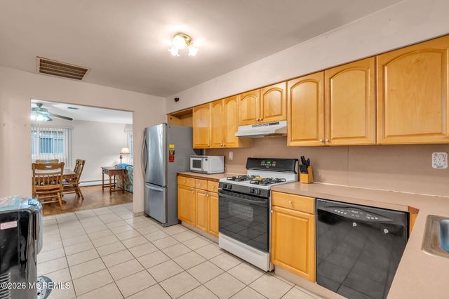 139 Bonaire Drive, Toms River, NJ 08757