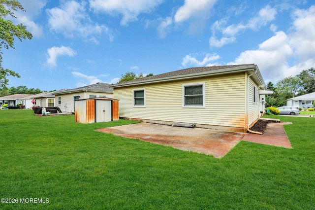 139 Bonaire Drive, Toms River, NJ 08757