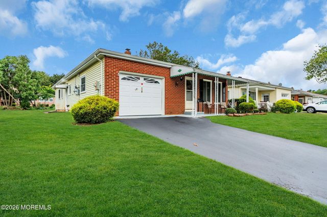 139 Bonaire Drive, Toms River, NJ 08757