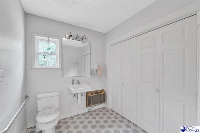 1309 N Matthews Road, Lake City, SC 29560