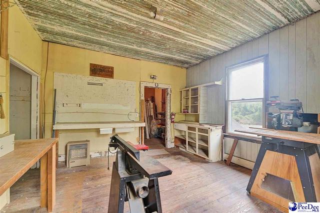 1309 N Matthews Road, Lake City, SC 29560