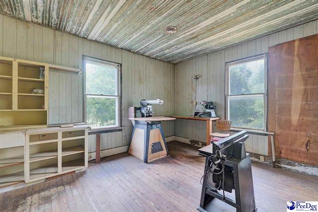 1309 N Matthews Road, Lake City, SC 29560