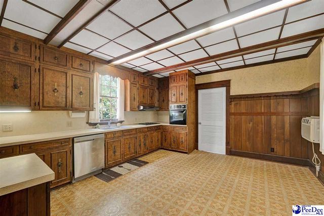 1309 N Matthews Road, Lake City, SC 29560