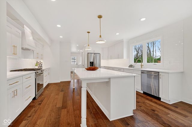 10831 Pleasantview Drive, Carmel, IN 46033