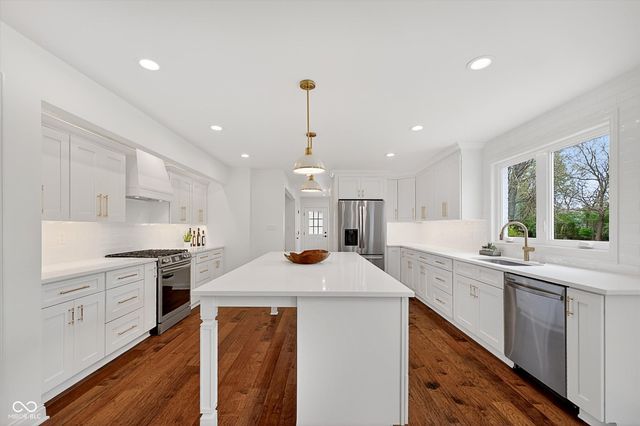 10831 Pleasantview Drive, Carmel, IN 46033