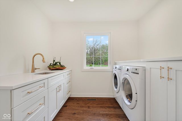 10831 Pleasantview Drive, Carmel, IN 46033