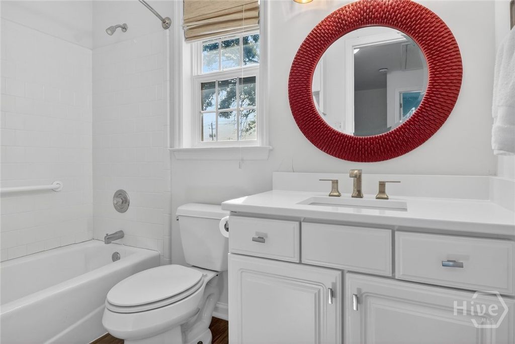 Image 20 of property listing at Address unavailable.