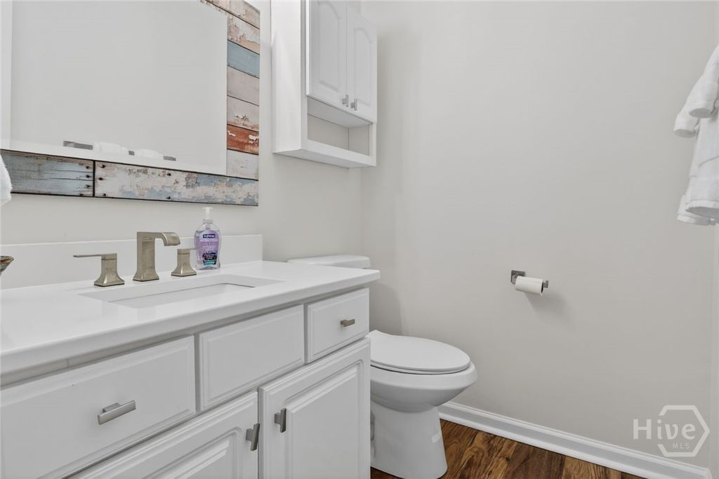 Image 25 of property listing at Address unavailable.
