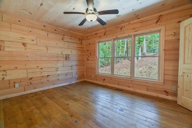 100 Crystal Oliver Lane, Blue Ridge, GA 30513