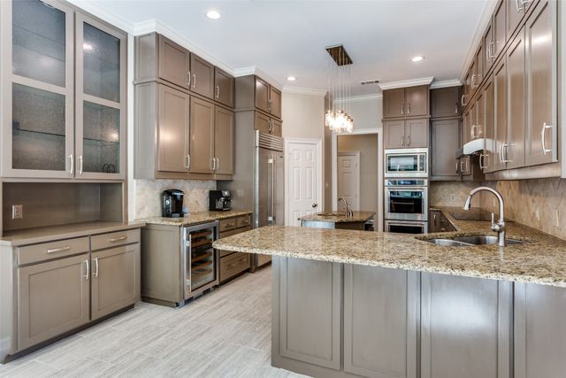 3720 Briarhaven Road, Fort Worth, TX 76109