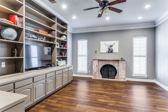 3720 Briarhaven Road, Fort Worth, TX 76109