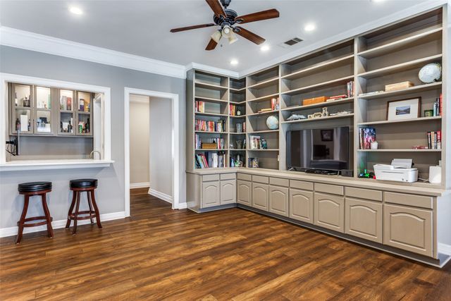 3720 Briarhaven Road, Fort Worth, TX 76109