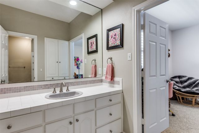 3720 Briarhaven Road, Fort Worth, TX 76109