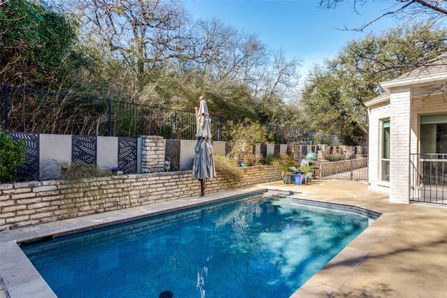 3720 Briarhaven Road, Fort Worth, TX 76109