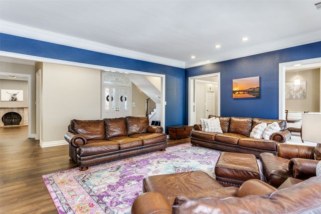 3720 Briarhaven Road, Fort Worth, TX 76109