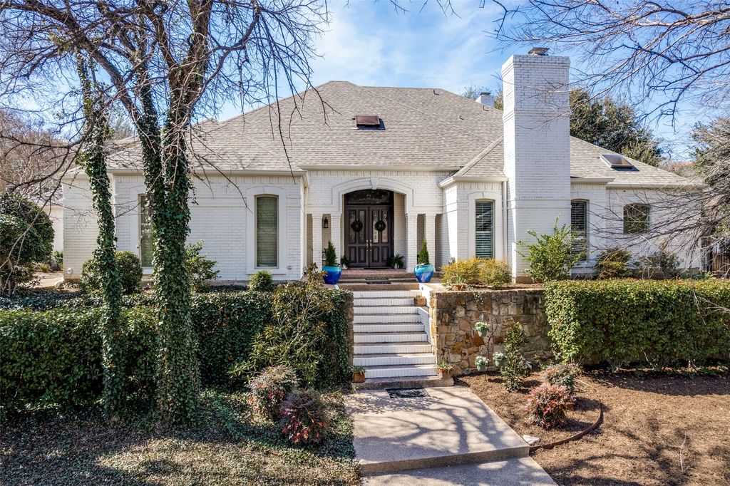 3720 Briarhaven Road, Fort Worth, TX 76109