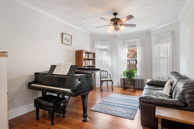 15 Oakland St 1, Boston, MA 02135