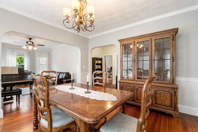 15 Oakland St 1, Boston, MA 02135