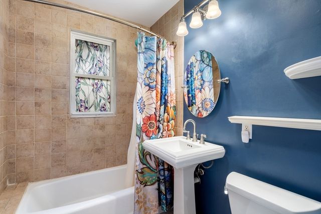 15 Oakland St 1, Boston, MA 02135