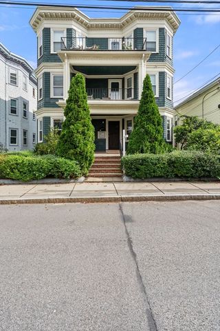 15 Oakland St 1, Boston, MA 02135