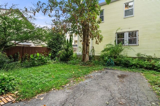 15 Oakland St 1, Boston, MA 02135