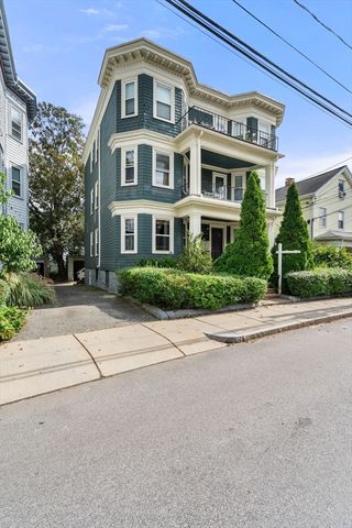 15 Oakland St 1, Boston, MA 02135