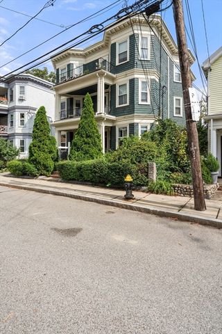 15 Oakland St 1, Boston, MA 02135