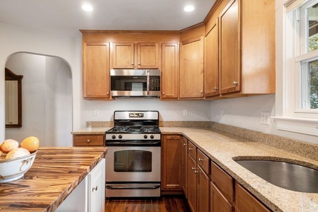 15 Oakland St 1, Boston, MA 02135