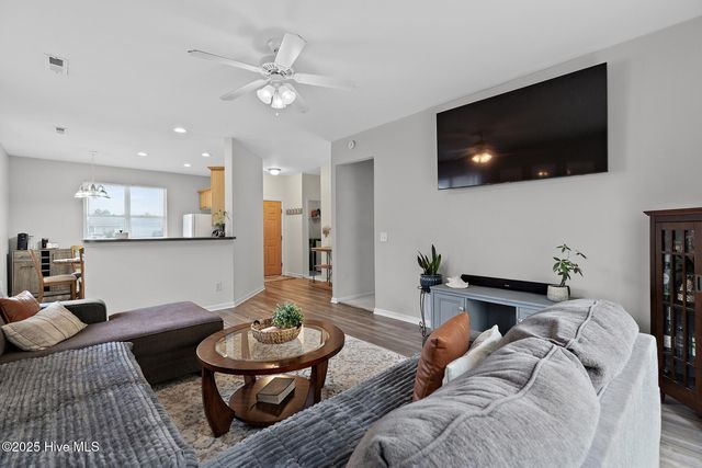 320 Coralstone Court, Leland, NC 28451