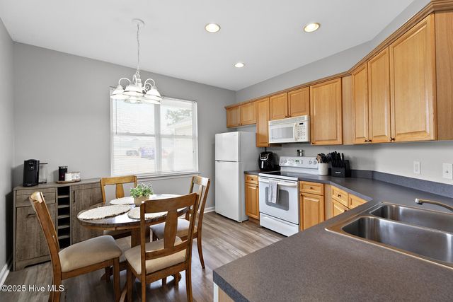 320 Coralstone Court, Leland, NC 28451