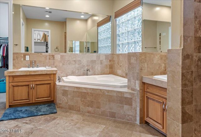 6630 E LAFAYETTE Boulevard, Scottsdale, AZ 85251