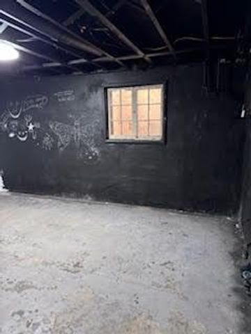 5909 E 12th Street, Kansas City, MO 64126