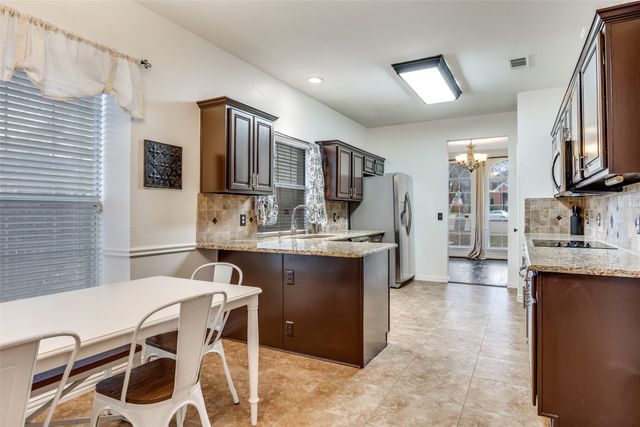 8605 Crested Cove Court, Plano, TX 75025