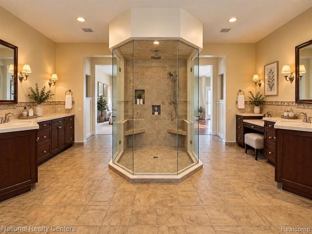 1937 Carsons Cove, Commerce Twp, MI 48390