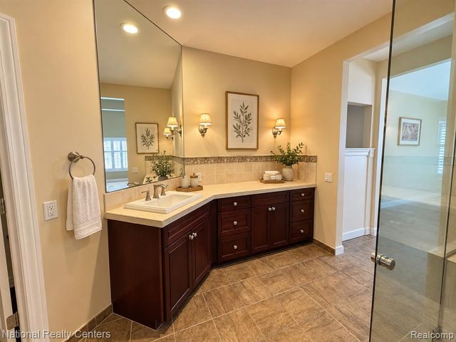 1937 Carsons Cove, Commerce Twp, MI 48390