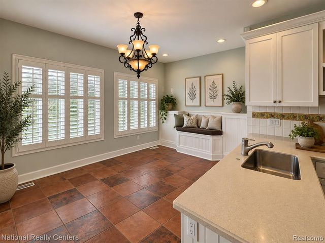 1937 Carsons Cove, Commerce Twp, MI 48390