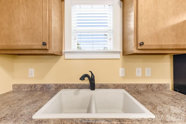 2 Cottage Cove Lane, Asheville, NC 28803