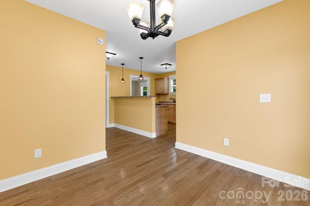 2 Cottage Cove Lane, Asheville, NC 28803