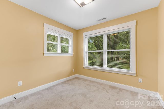 2 Cottage Cove Lane, Asheville, NC 28803