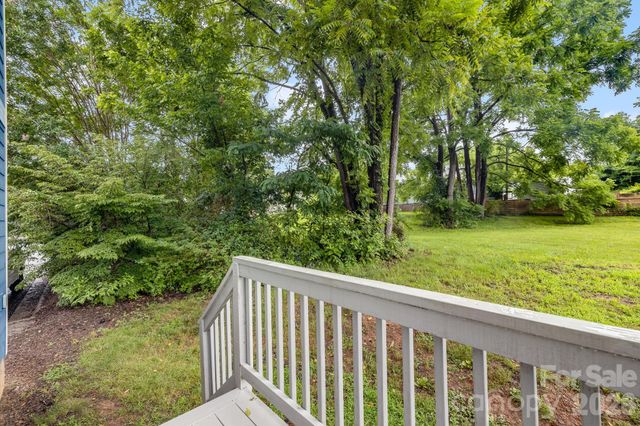 2 Cottage Cove Lane, Asheville, NC 28803