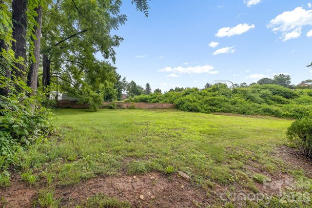 2 Cottage Cove Lane, Asheville, NC 28803
