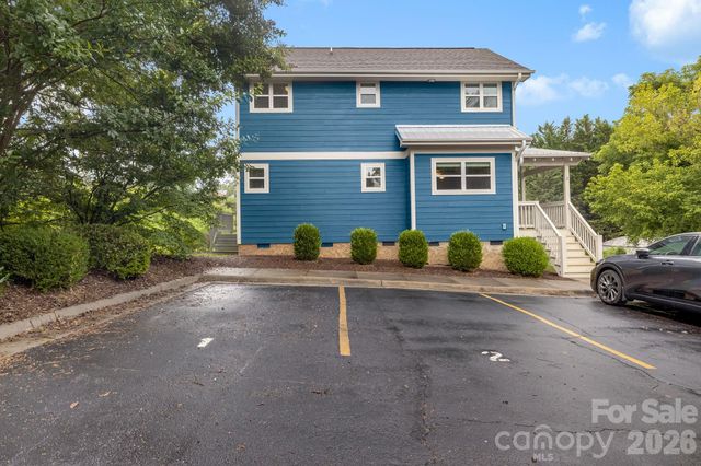 2 Cottage Cove Lane, Asheville, NC 28803