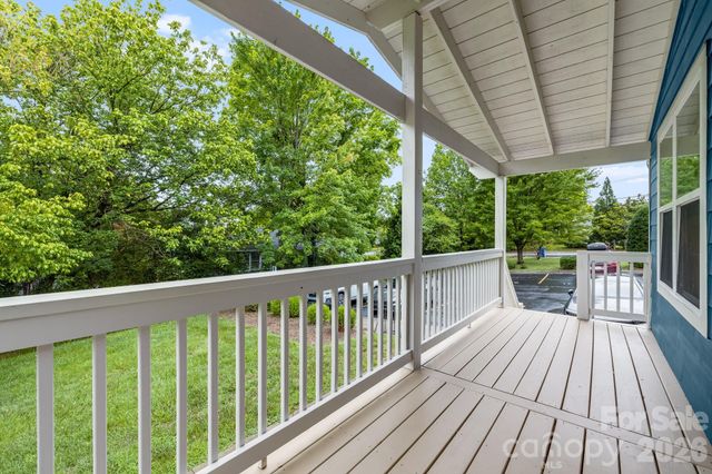 2 Cottage Cove Lane, Asheville, NC 28803