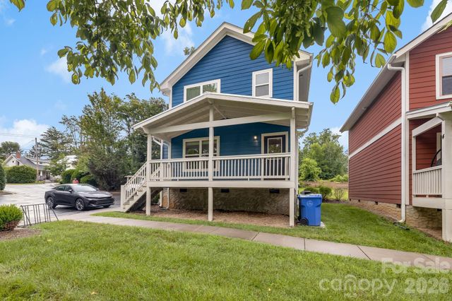 2 Cottage Cove Lane, Asheville, NC 28803
