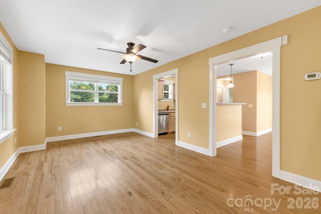 2 Cottage Cove Lane, Asheville, NC 28803